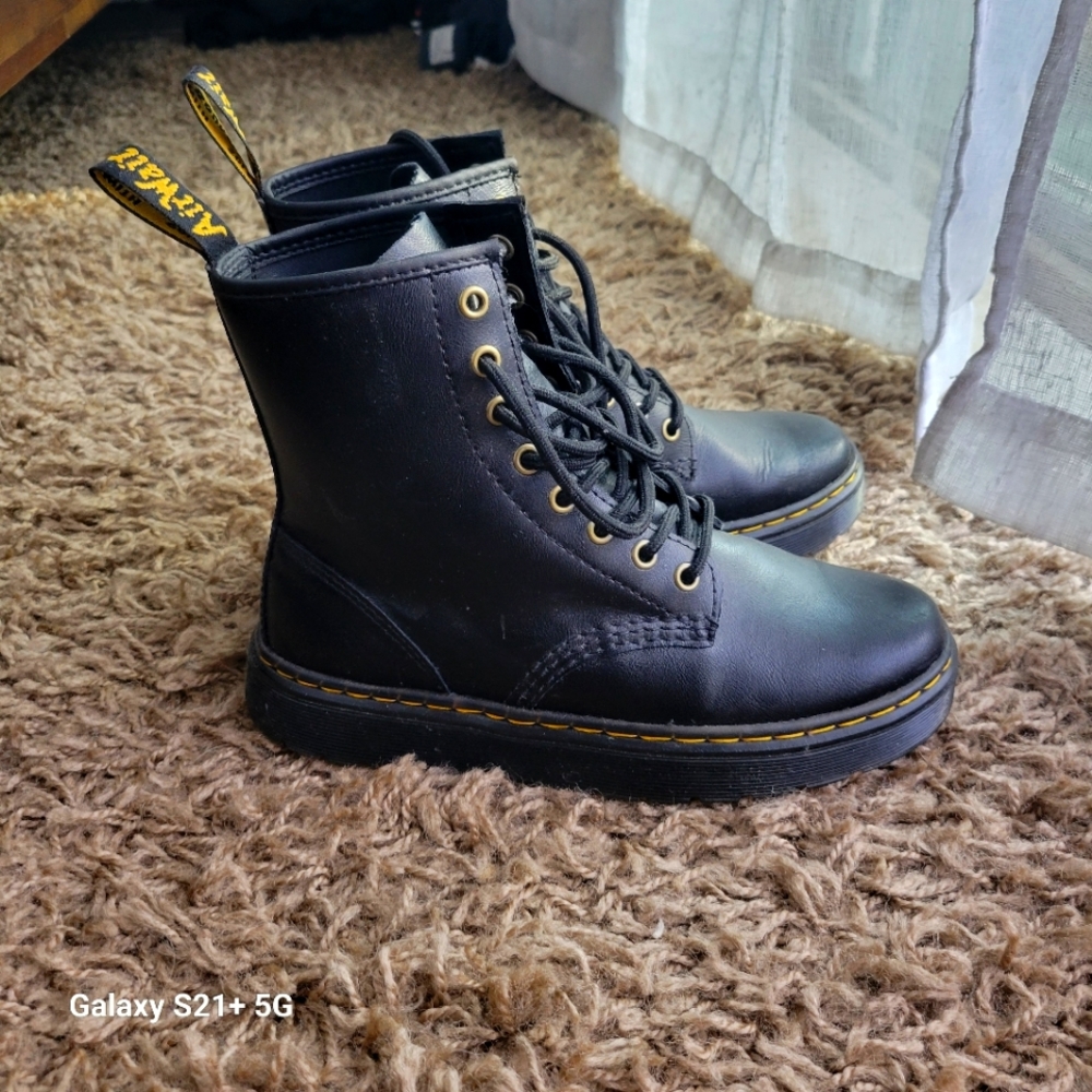 Dr.Martens Zavala US7 EU38 - Like New
